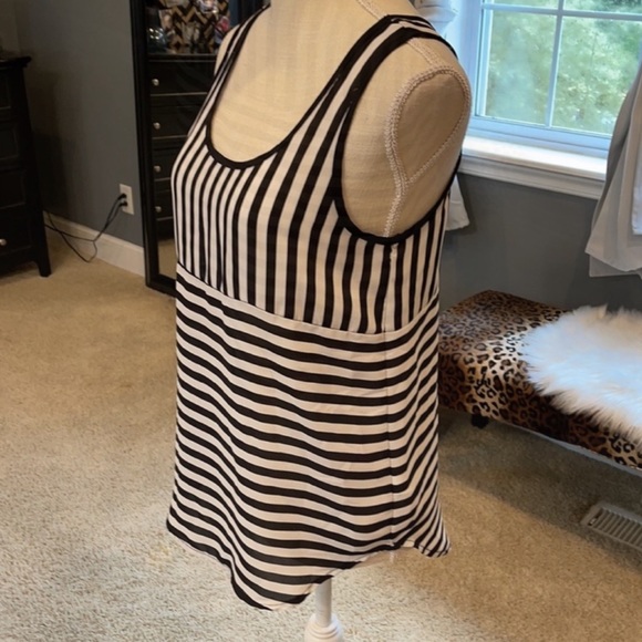 💜 5 for $25 or 3 for $18 Everly black and white striped top - Picture 4 of 8